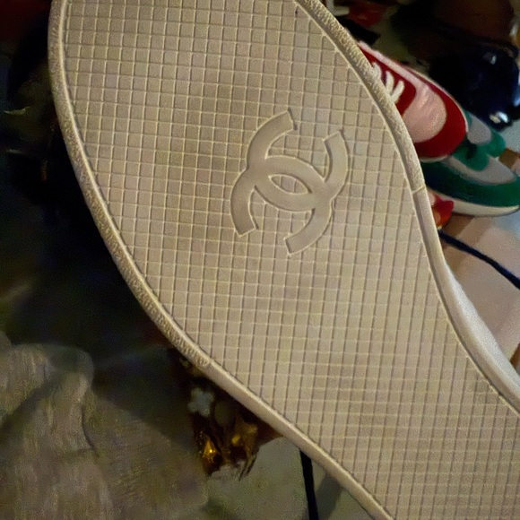 Worn once ! Chanel x Pharrell sneakers capsule collection ❤️ Rare find - Picture 2 of 14